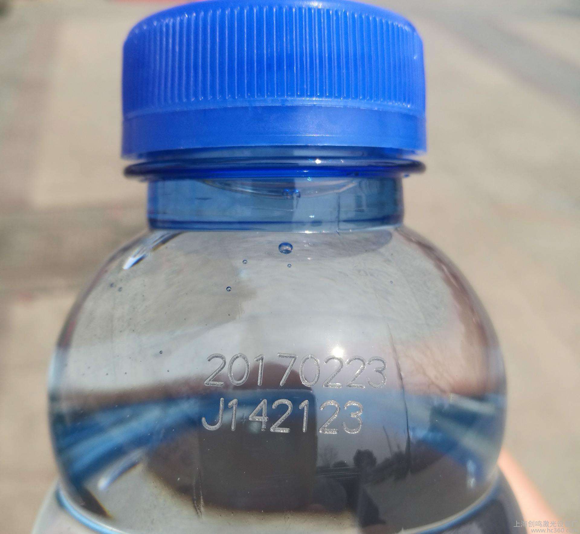 礦泉水日期碼在線(xiàn)飛行激光打標(biāo)機(jī)